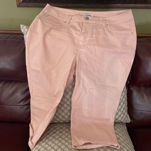 Pale pink size 16w wide leg crop stretchy perfect condition